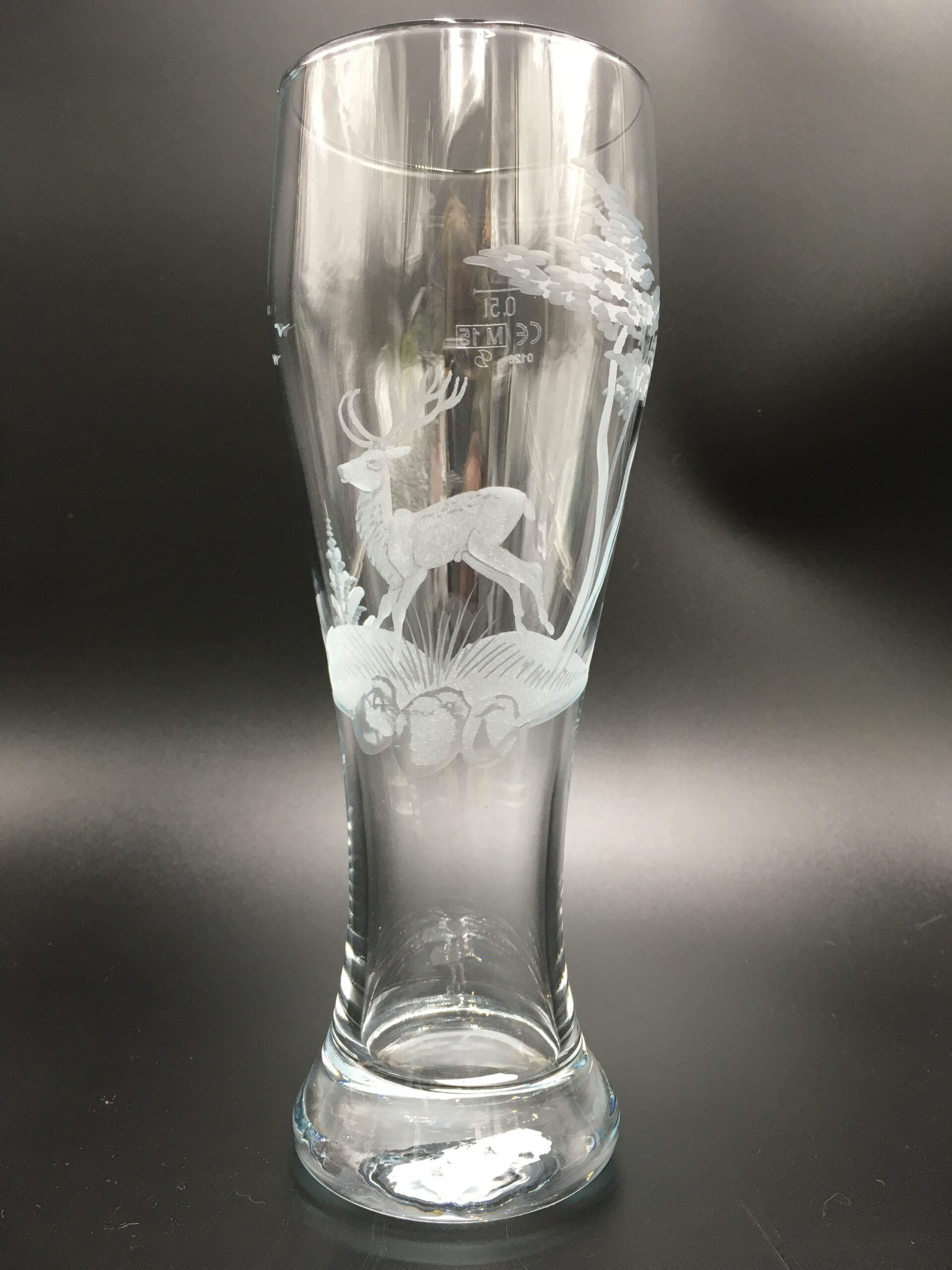 Schönes Weizenbierglas 0,5l Jagd “Hirsch” – Glasbläserei Claudia Schlenz